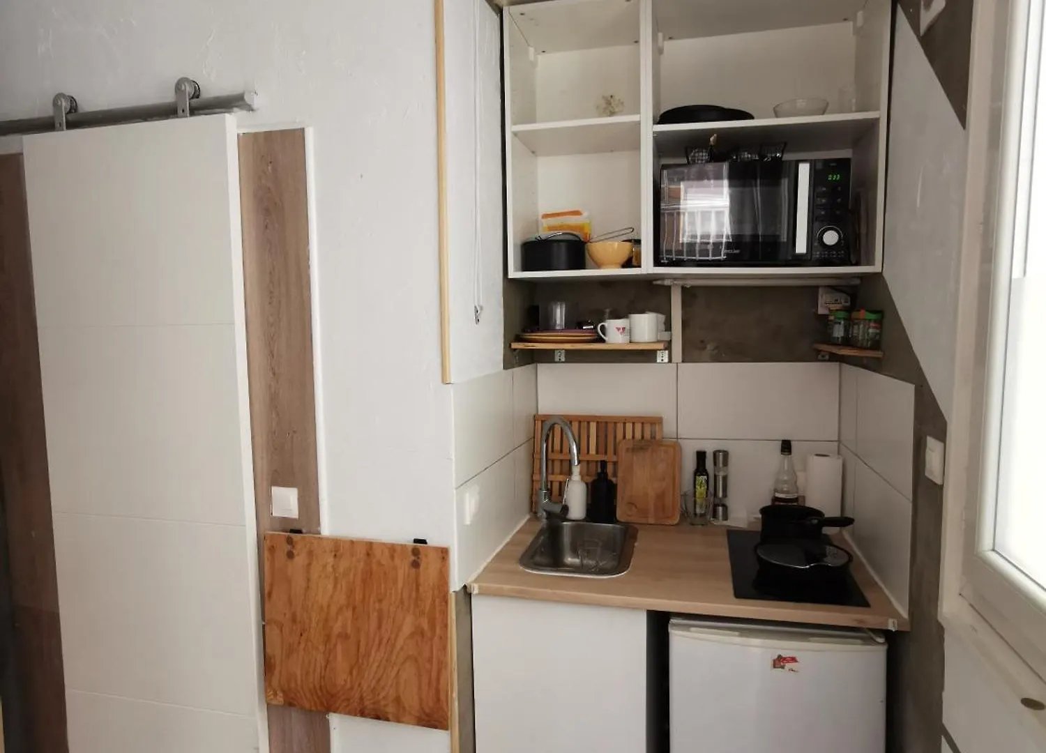 A Nice Little Studio In The Beautiful Paris. Apartment