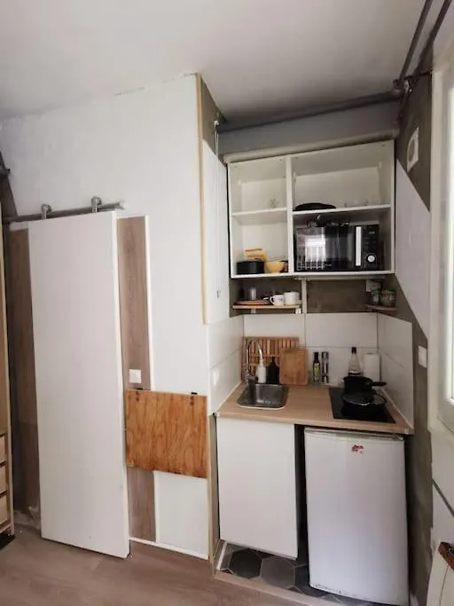 A Nice Little Studio In The Beautiful Paris. Apartment Paris