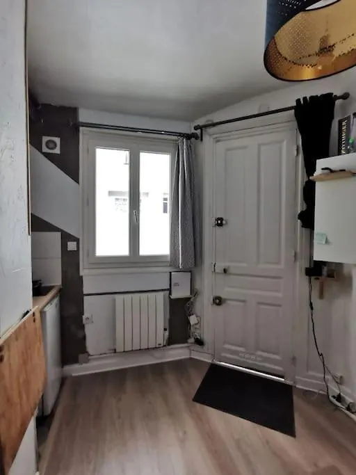 A Nice Little Studio In The Beautiful Paris. Apartment France