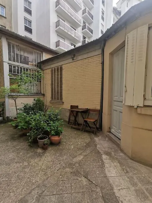 A Nice Little Studio In The Beautiful Paris. Apartment France